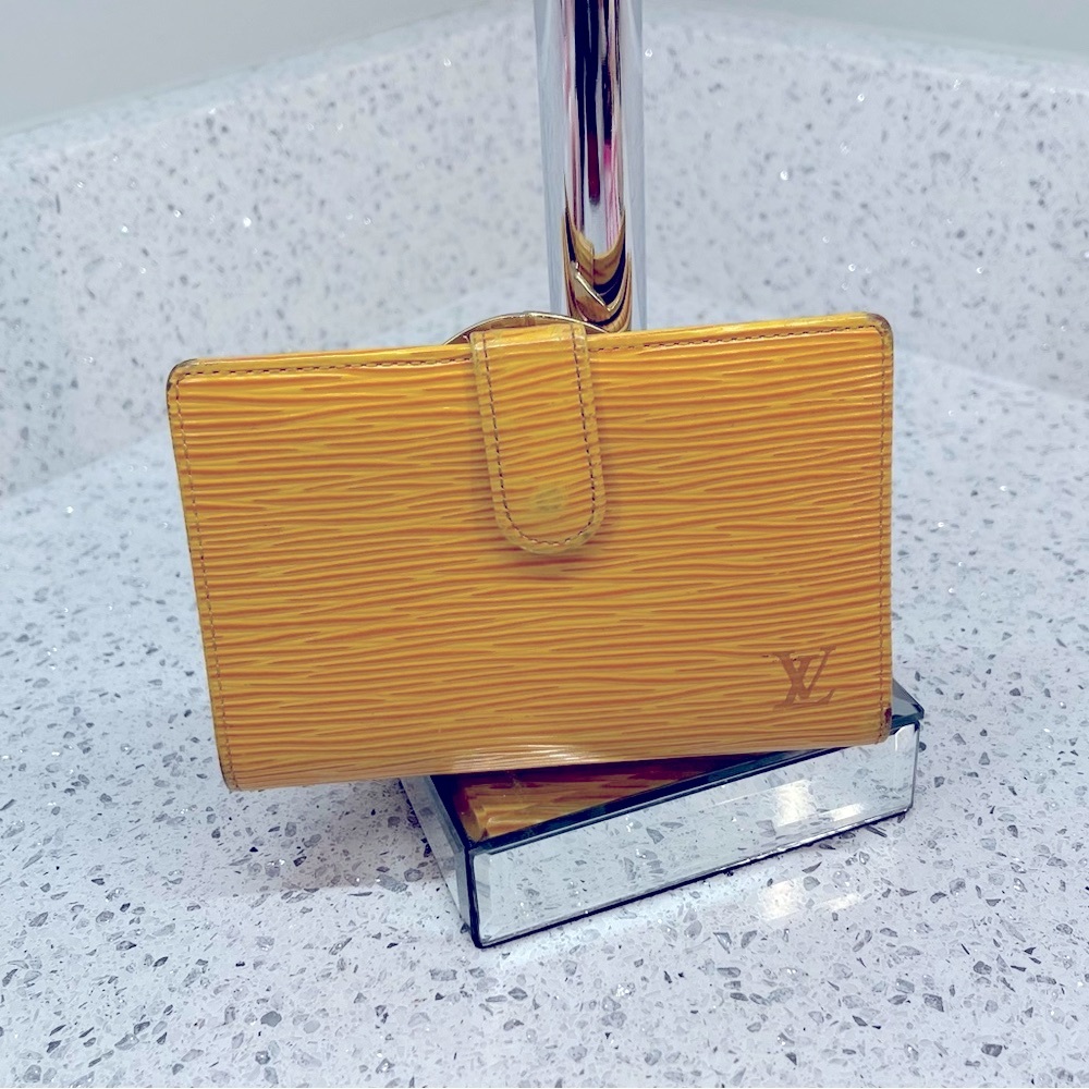 Louis Vuitton Vintage Yellow Épi Kiss Lock Wallet
